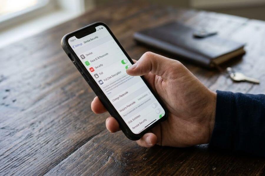 Read more about the article How to Encrypt Your Entire Digital Footprint: The Ultimate Step-by-Step Privacy Tutorial